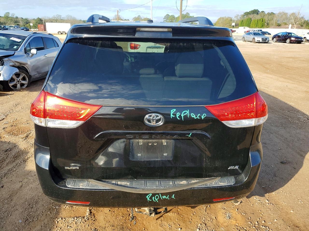 2013 Toyota Sienna Xle - Фото 6