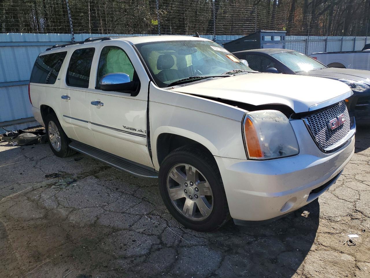 2008 GMC Yukon Xl K1500 - Image 4