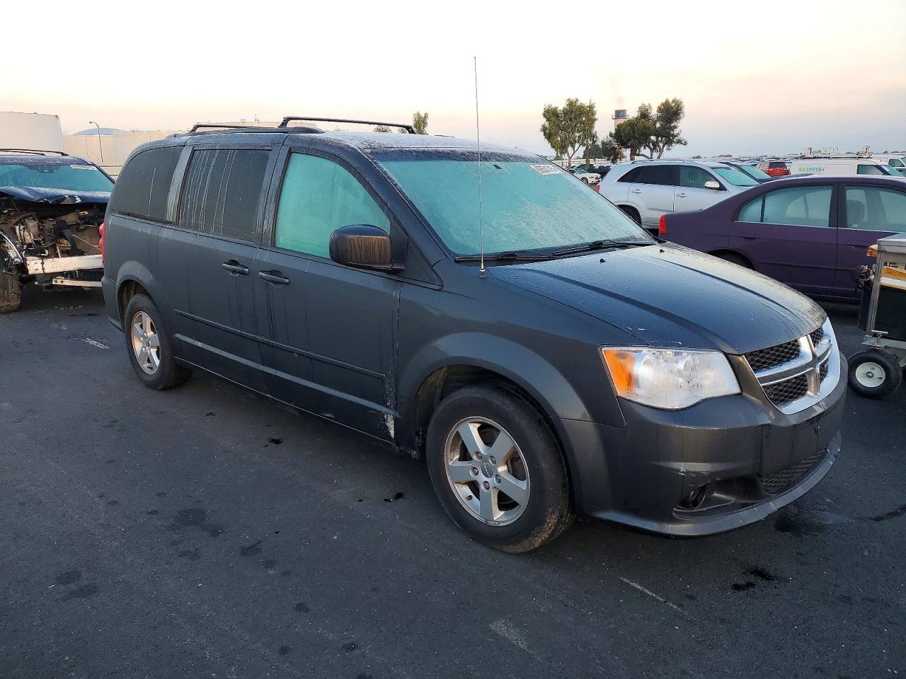 2014 Dodge Grand Caravan Sxt - Фото 4