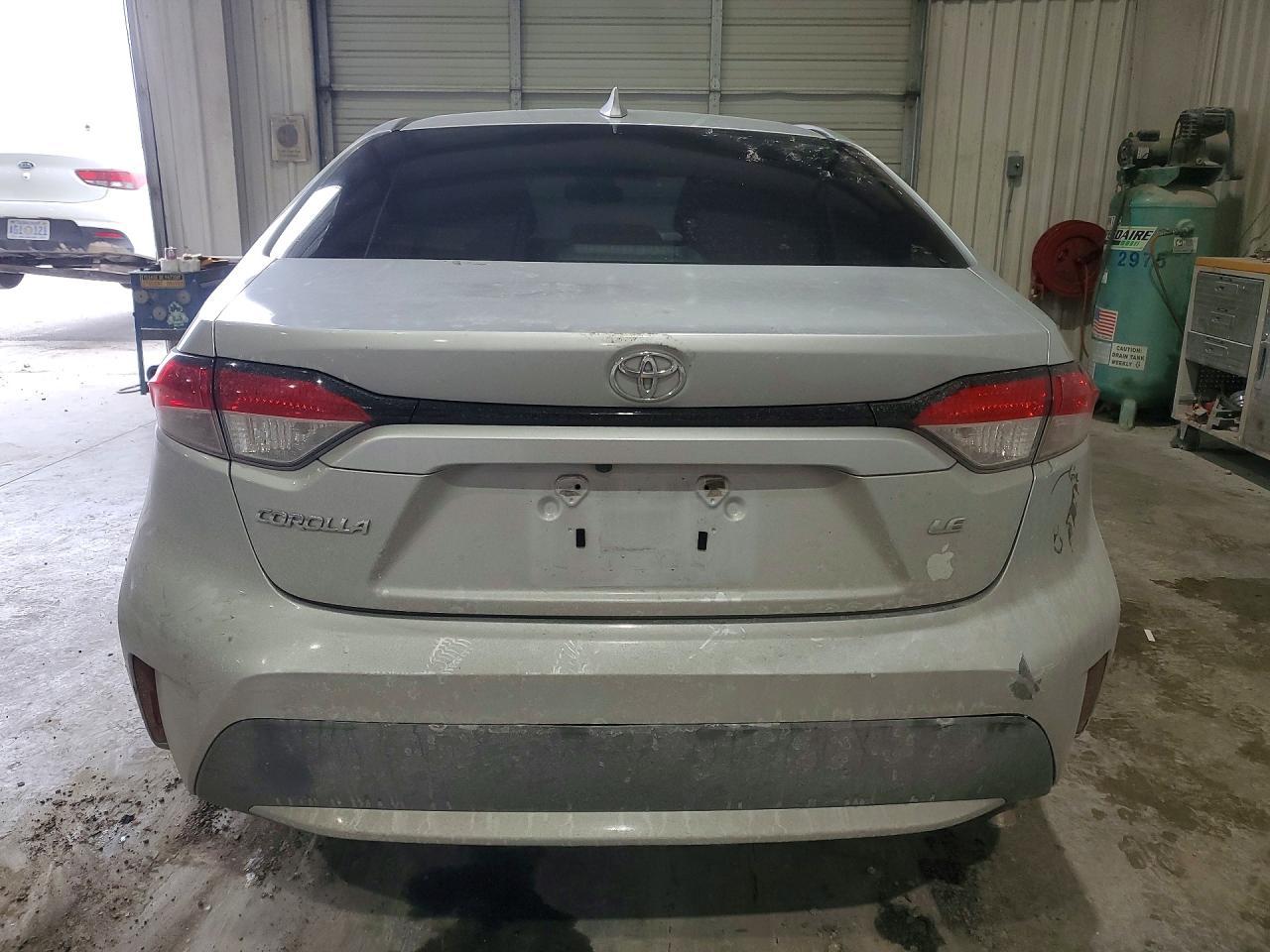 2021 Toyota Corolla Le - Image 6