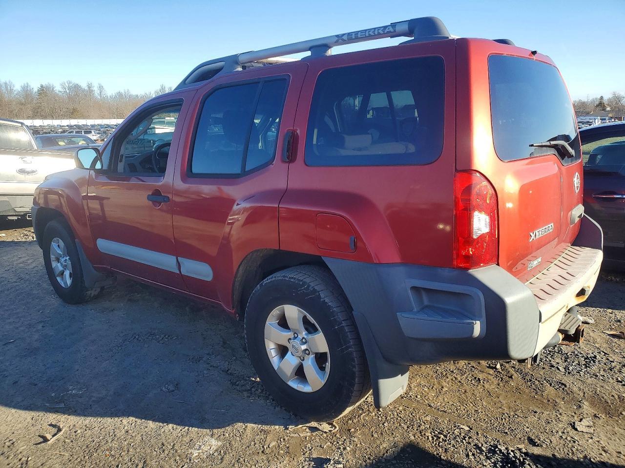 2011 Nissan Xterra - Фото 2