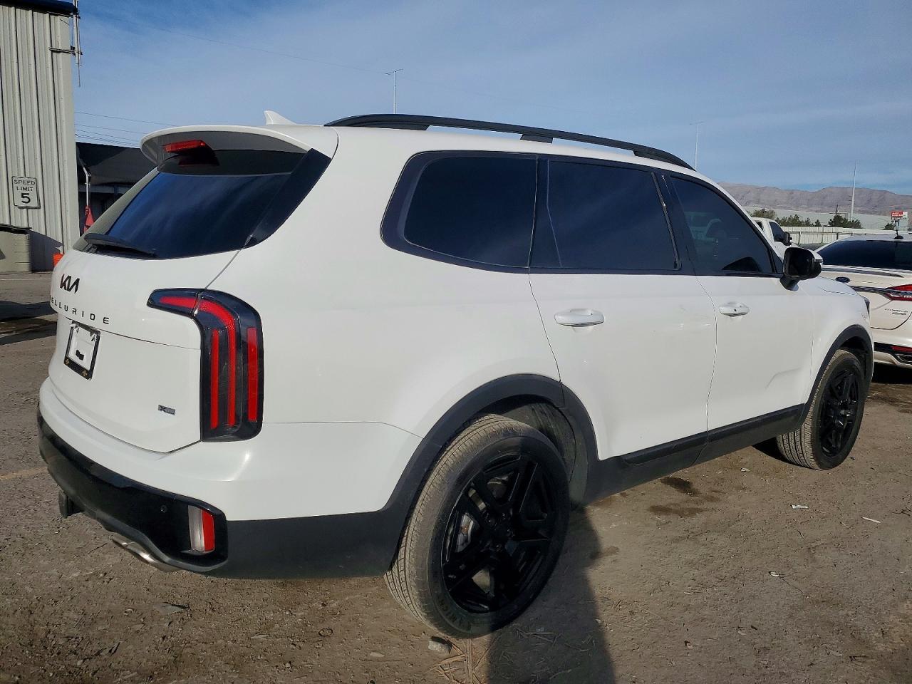 2025 Kia Telluride Ex X-Line - Фото 3