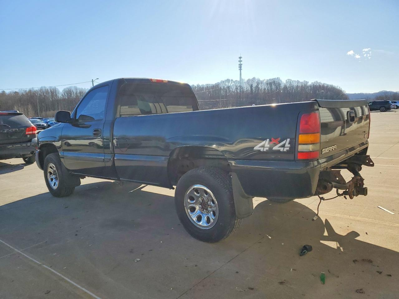 2005 GMC New Sierra K1500 - Фото 2