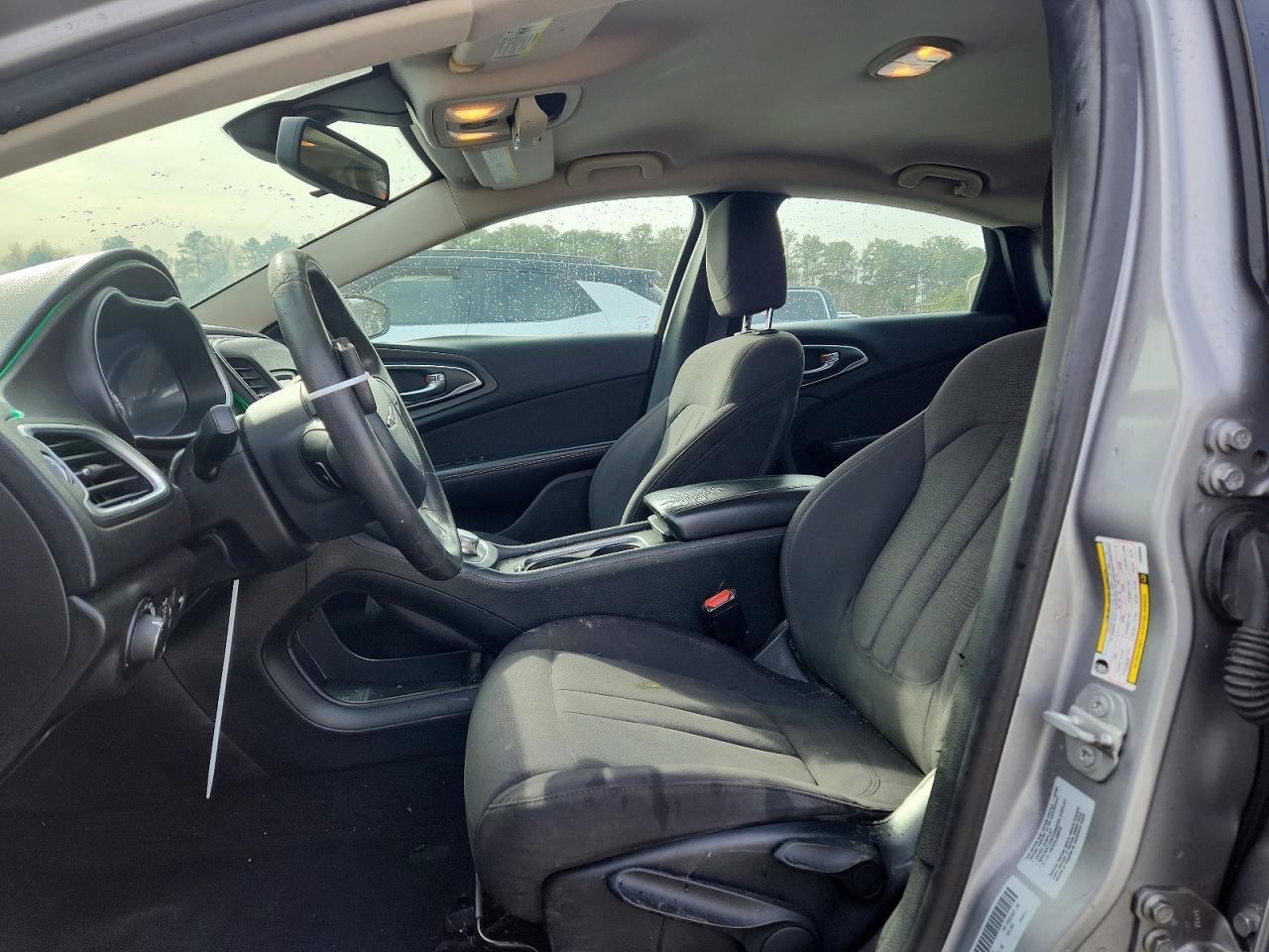 2015 Chrysler 200 Limited - Фото 7