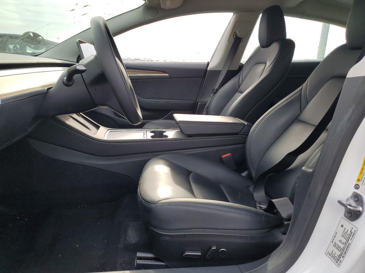 2023 Tesla Model 3 - Image 7