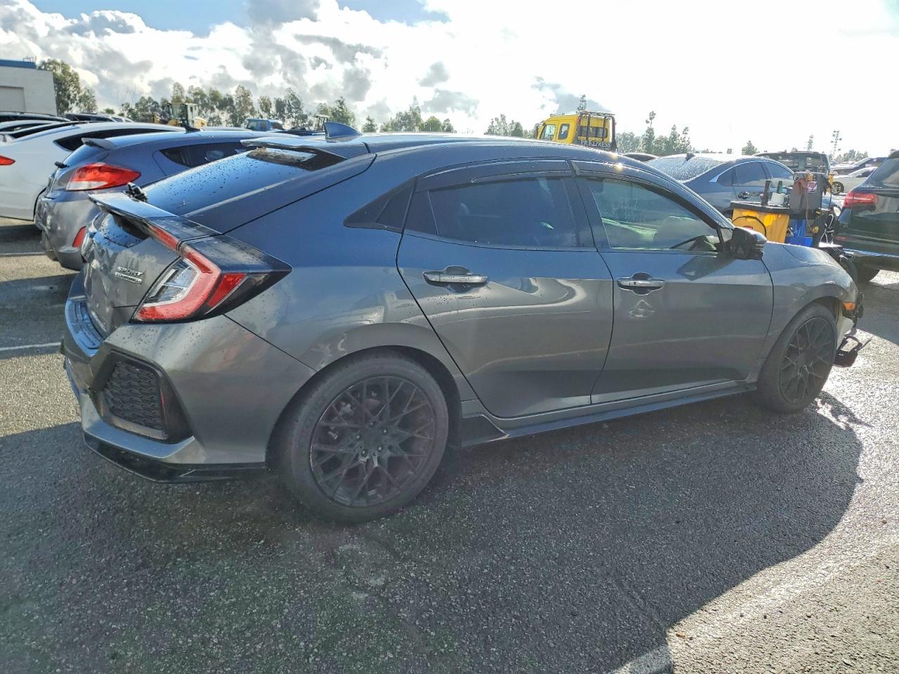 2017 Honda Civic Sport Touring - Фото 3