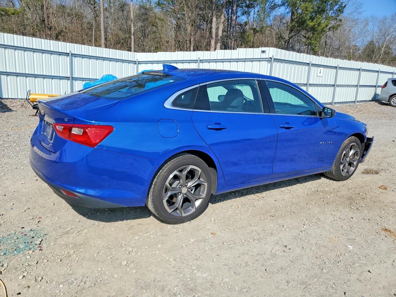 2023 Chevrolet Malibu 4D - Фото 3