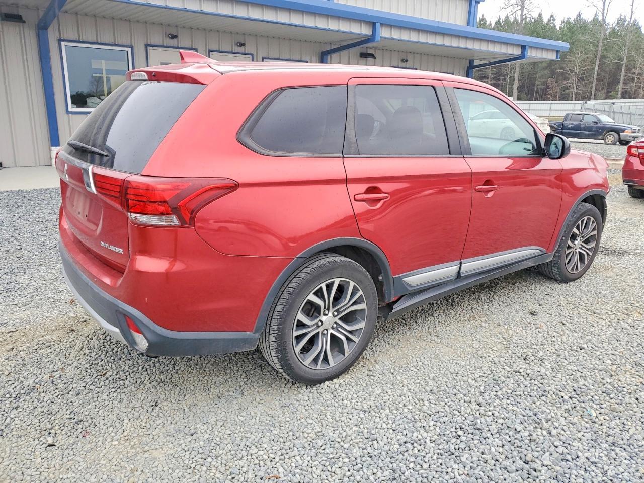 2018 Mitsubishi Outlander Es - Image 3