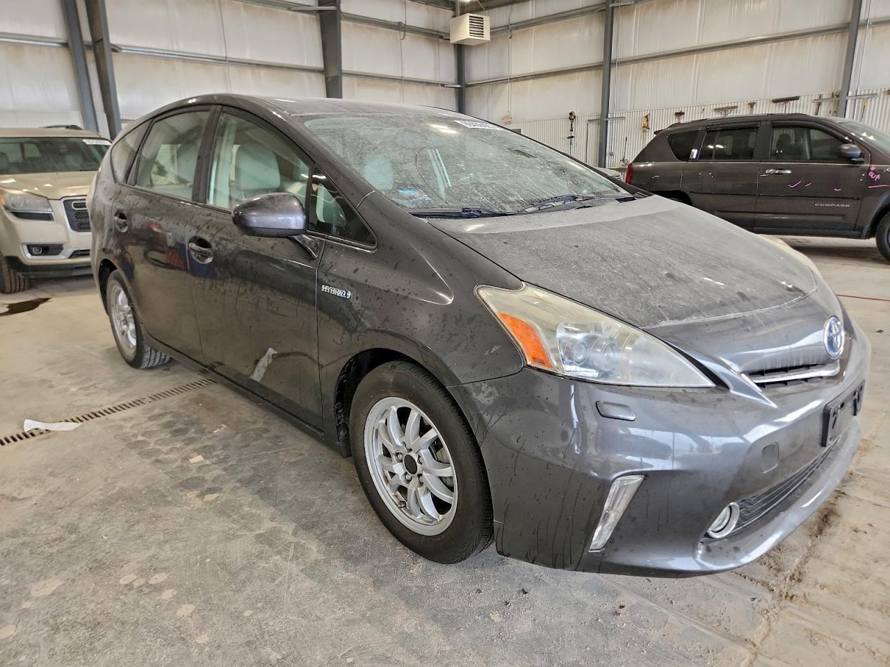 2013 Toyota Prius V - Фото 4