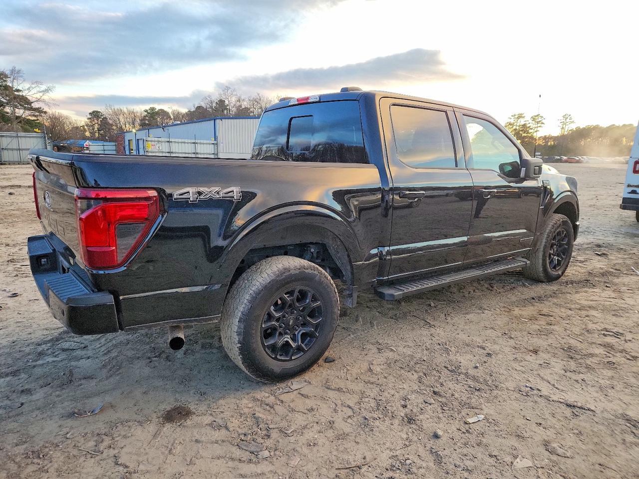 2025 Ford F150 Xlt - Фото 3