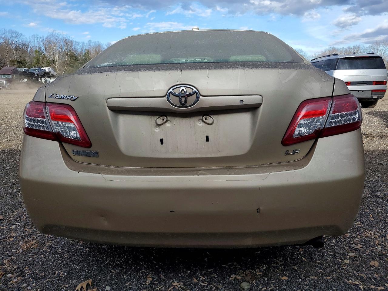 2011 Toyota Camry - Фото 6