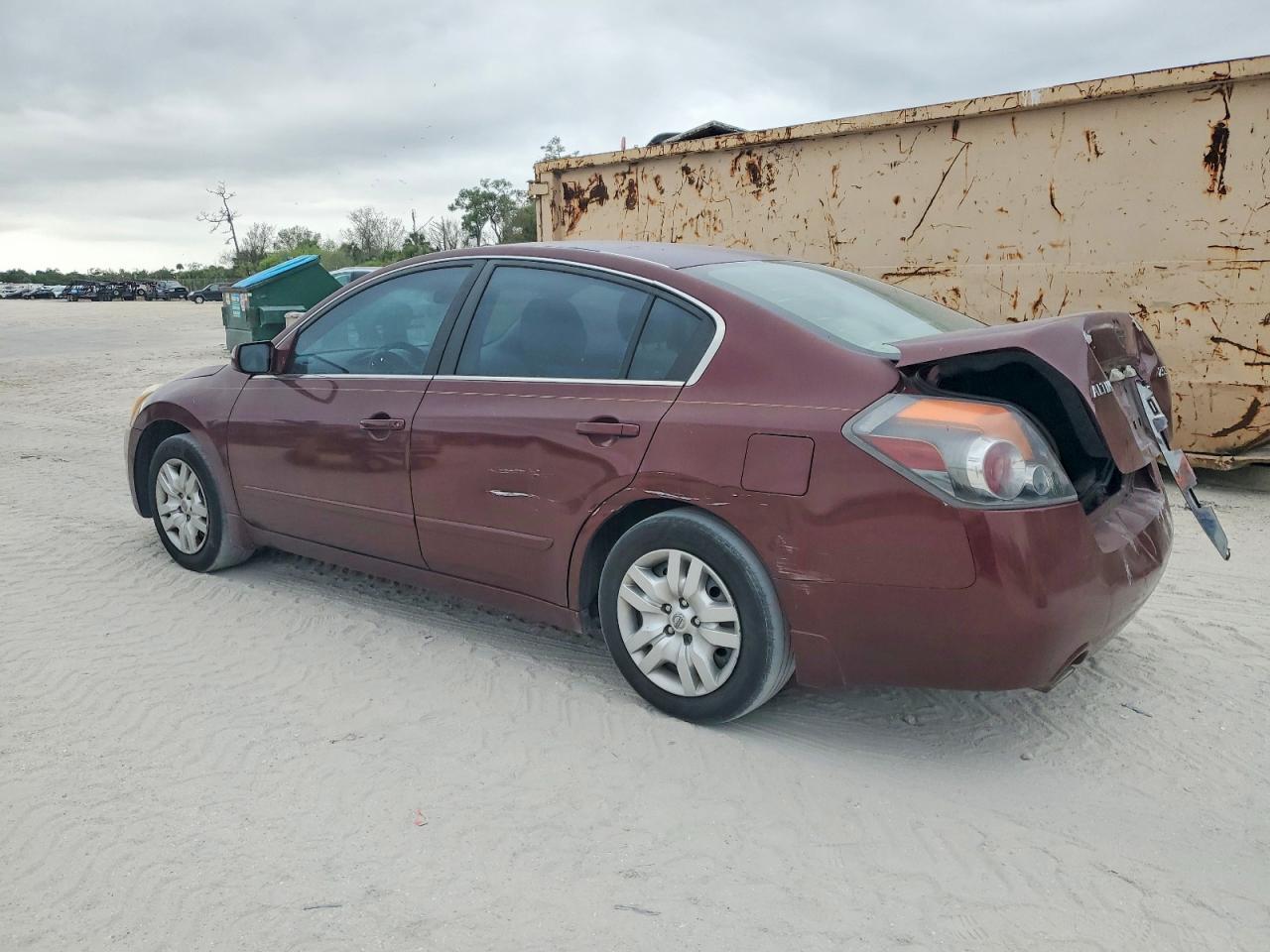 2010 Nissan Altima Base - Image 2