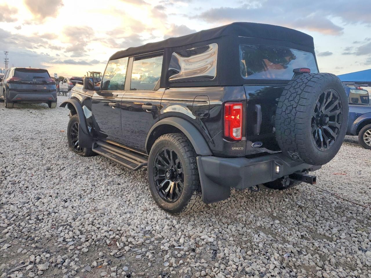 2021 Ford Bronco Base - Фото 2