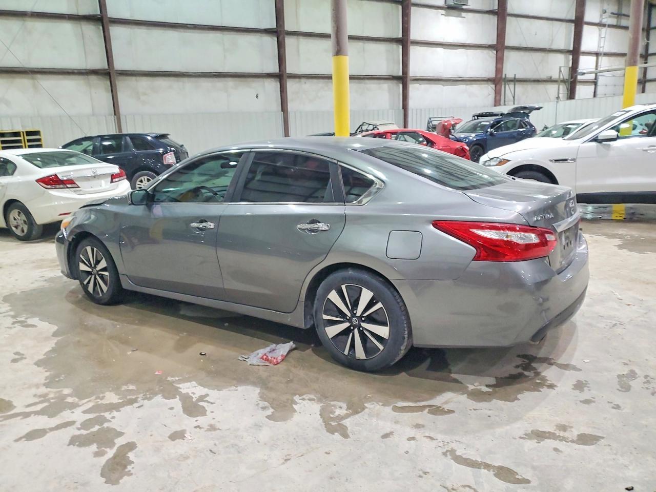 2016 Niss Altima 2.5 S - Фото 2