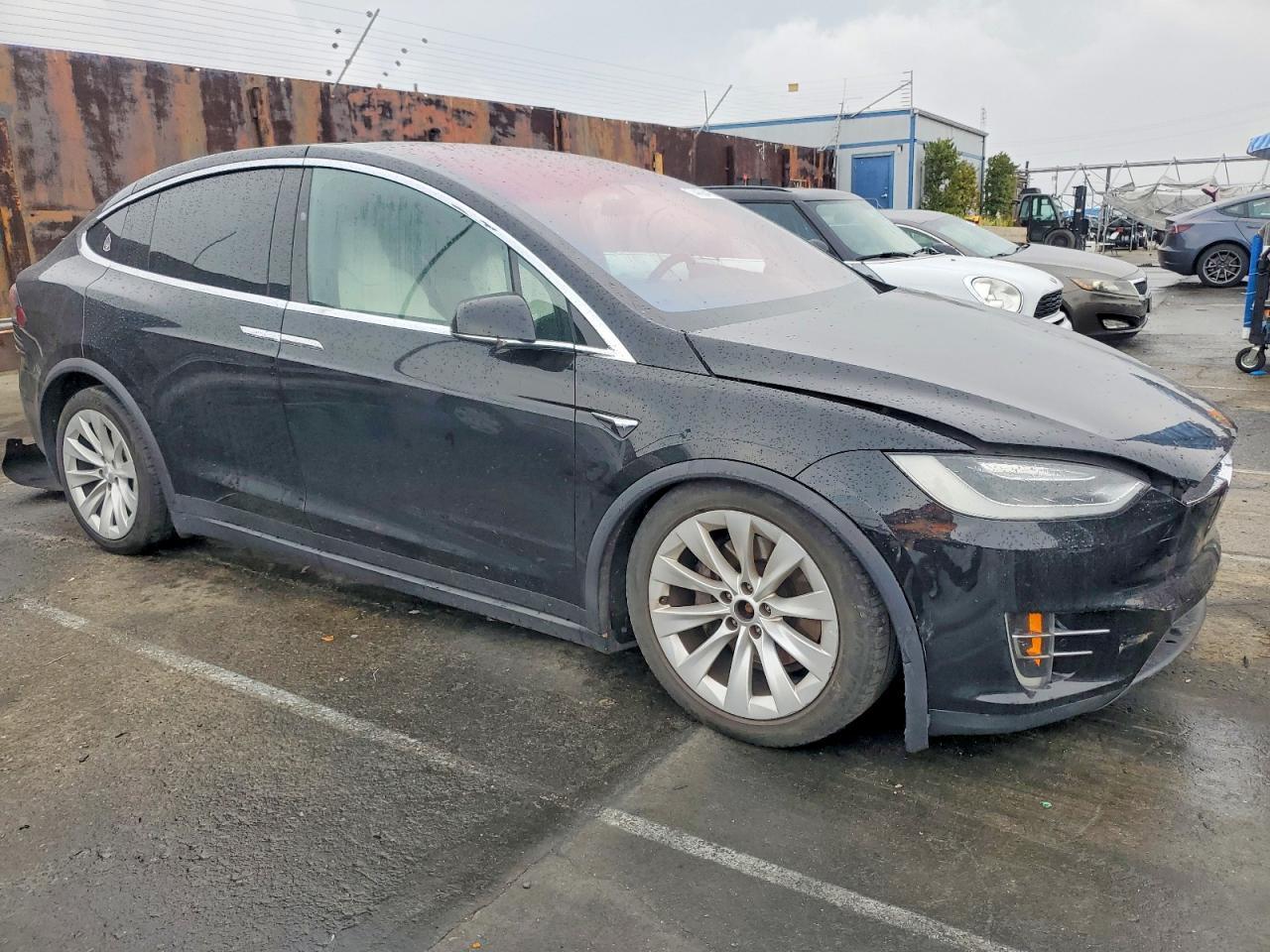 2017 Tesla Model X - Фото 4