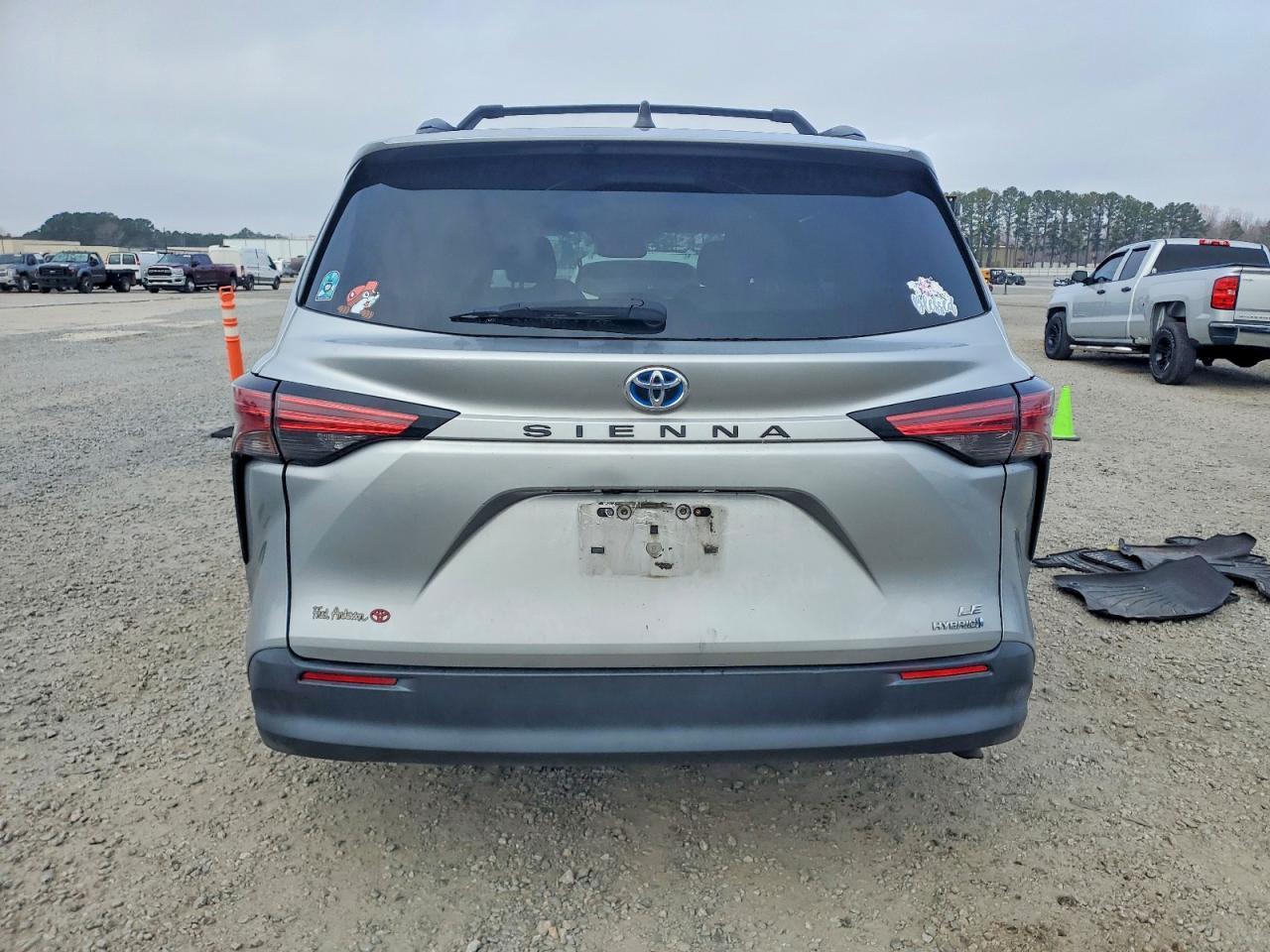 2021 Toyota Sienna - Фото 6