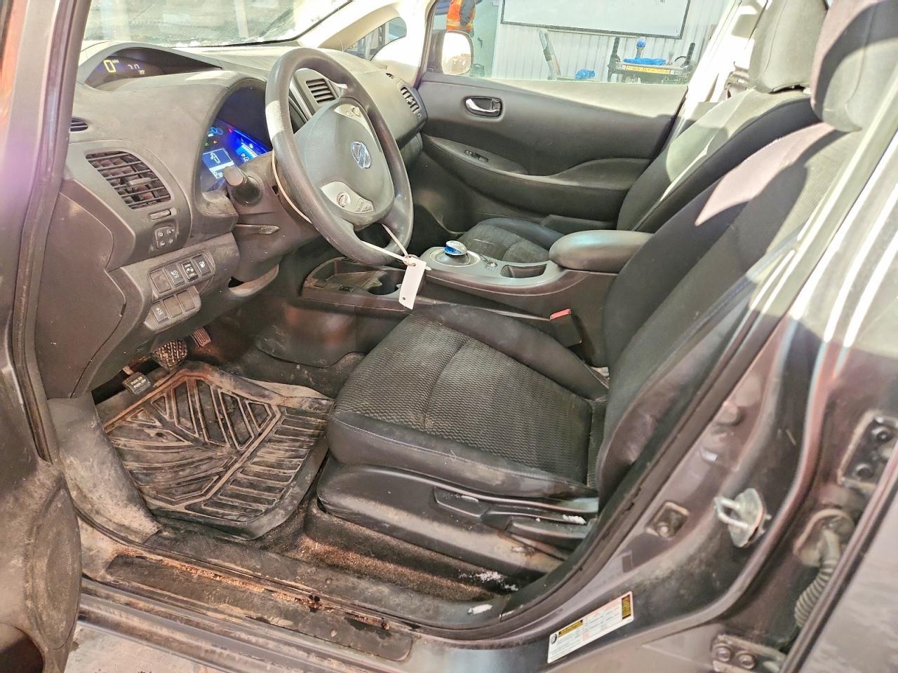 2016 Nissan Leaf S - Image 7