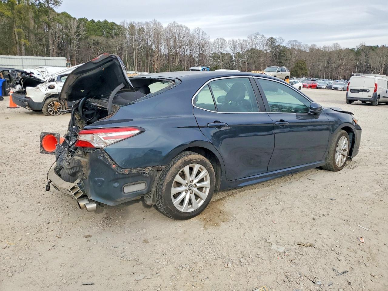2018 Toyota Camry L - Image 3