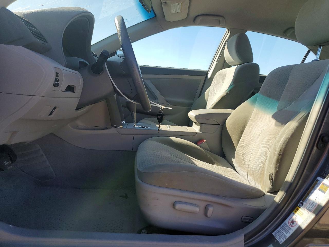 2010 Toyota Camry Base - Фото 7