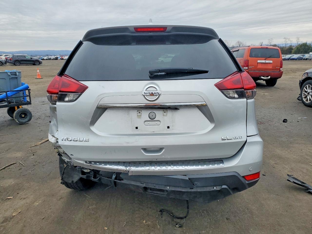 2019 Nissan Rogue S - Image 6