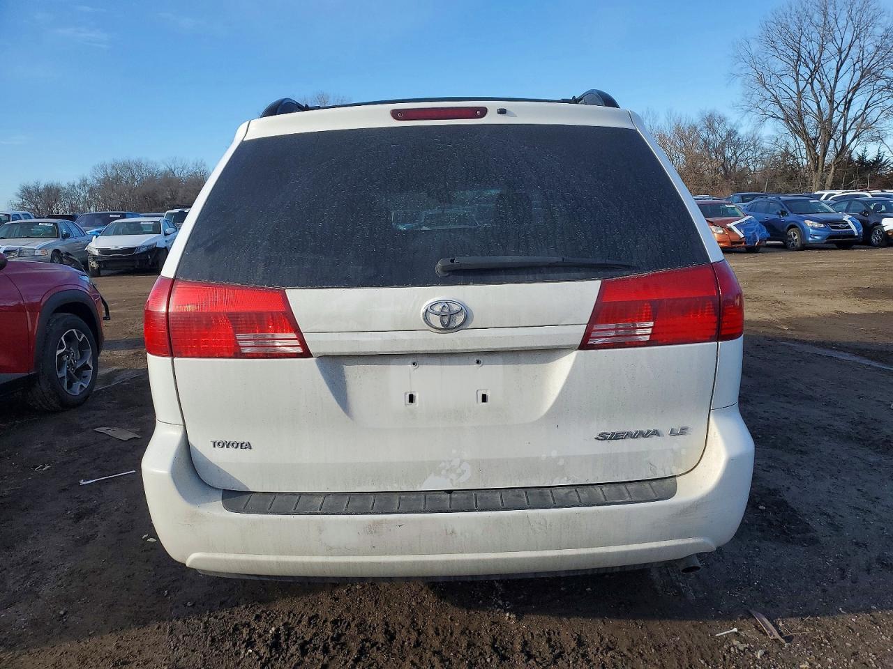 2004 Toyota Sienna Xle - Image 6