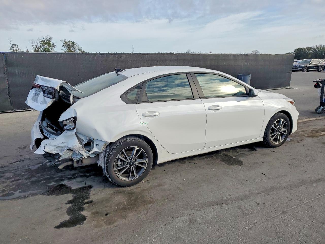 2024 Kia Forte Lx - Фото 3