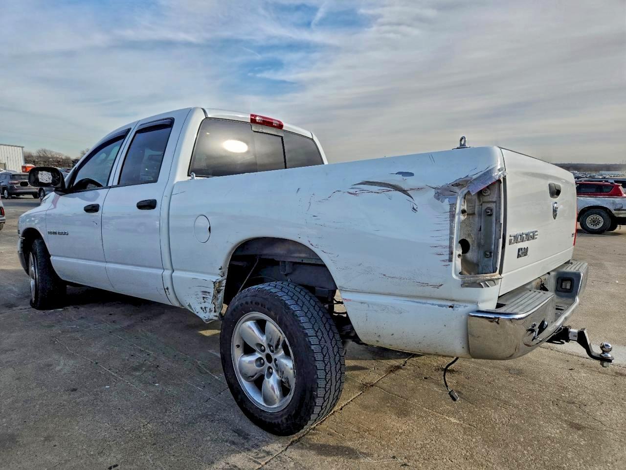 2004 Dodge Ram 1500 St - Фото 2