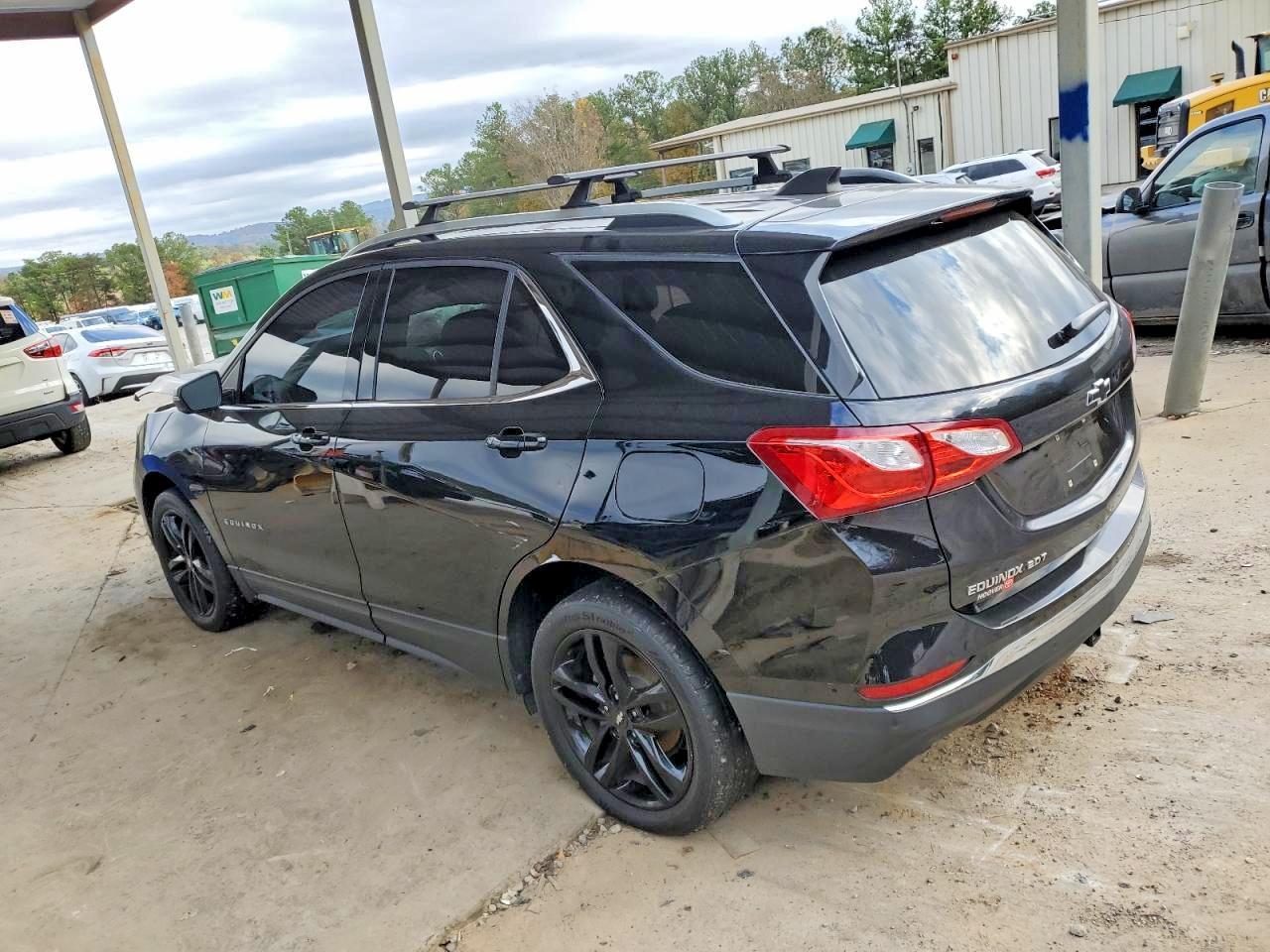2020 Chevrolet Equinox Lt - Image 2