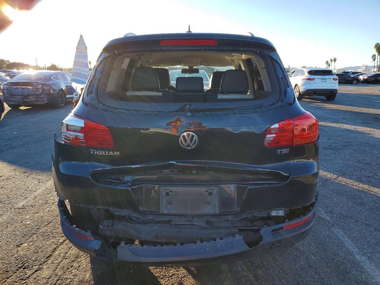 2016 Volkswagen Tiguan S - Image 6