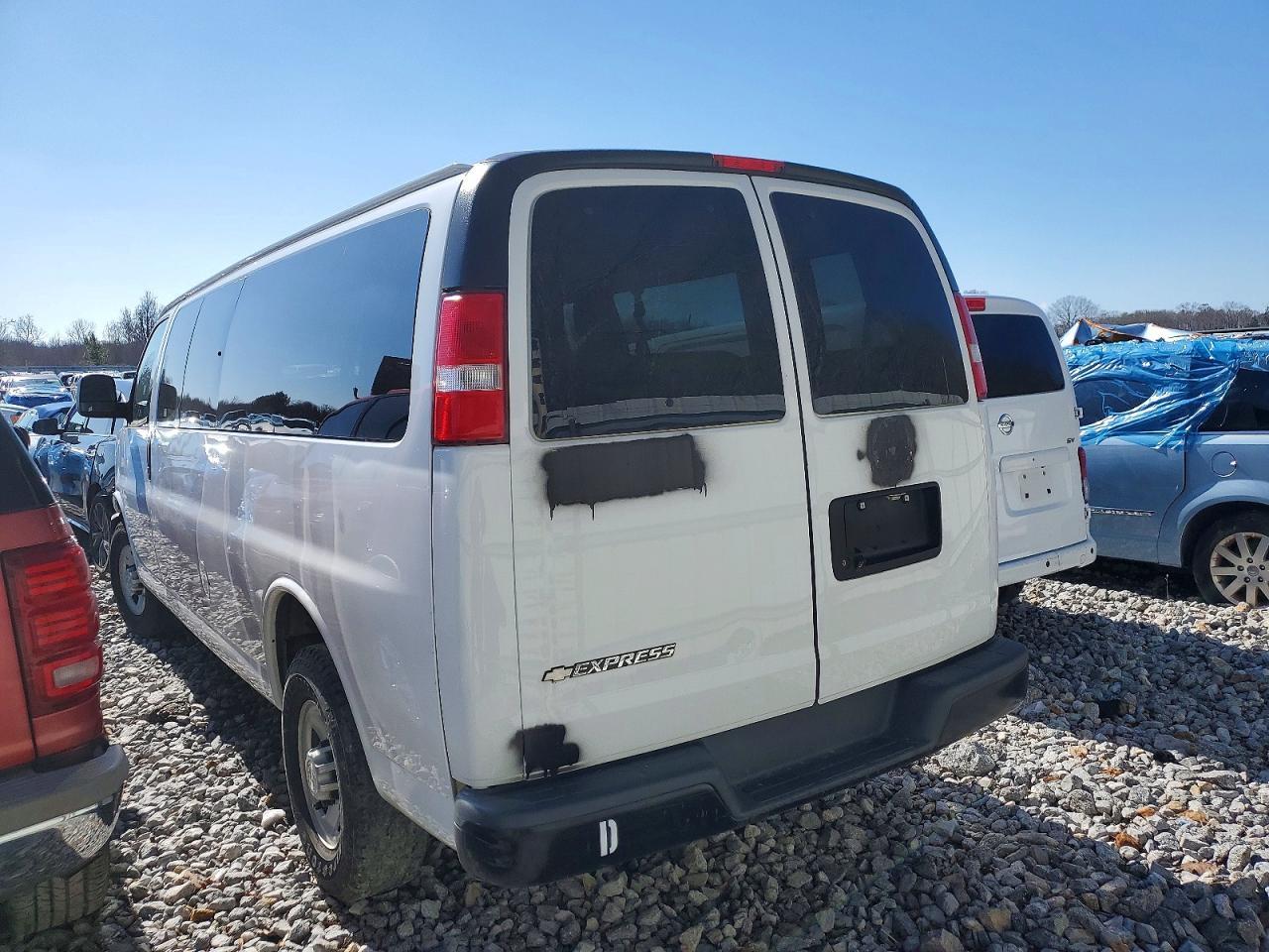2019 Chevrolet Express G3500 Ls - Фото 2