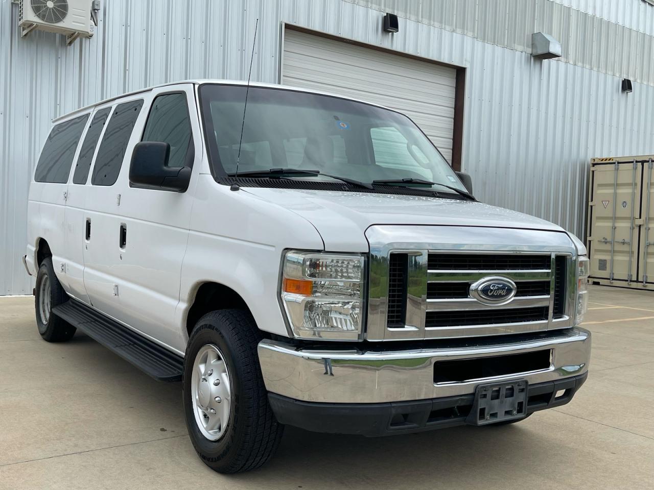 2013 Ford Econoline E350 Super Duty Wagon