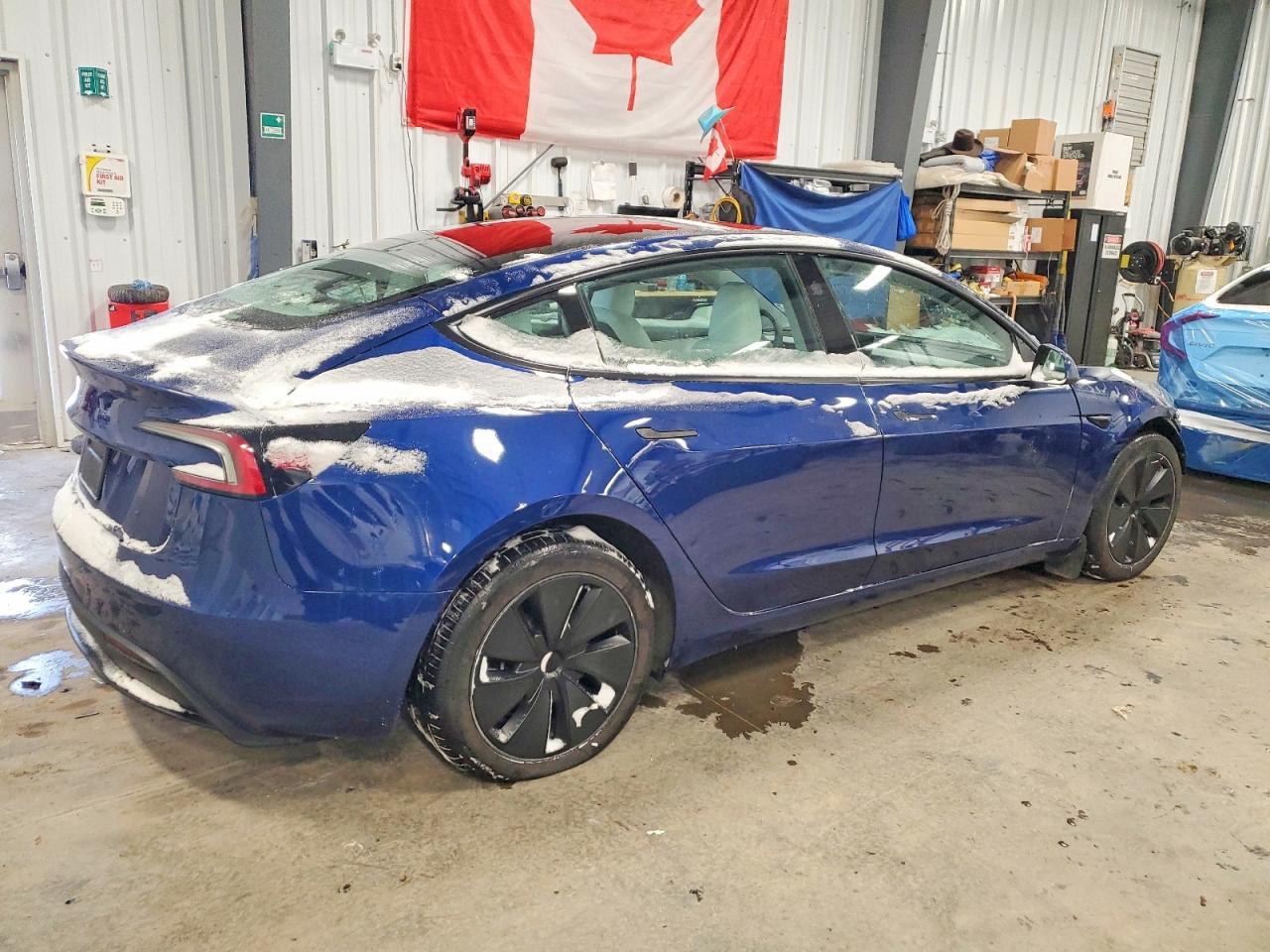 2024 Tesla Model 3 - Фото 3