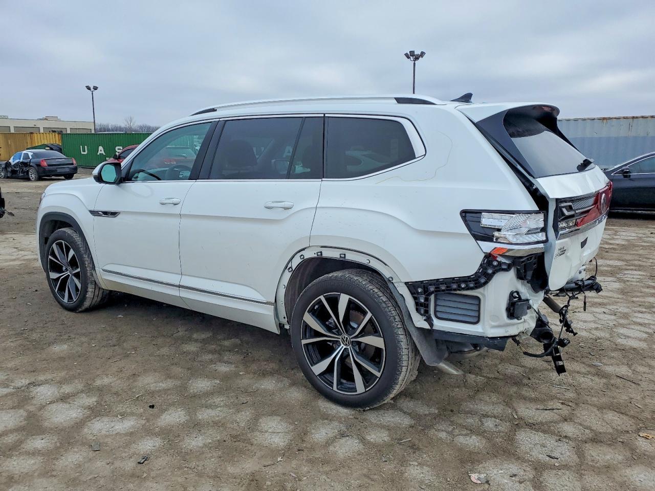 2025 Volkswagen Atlas Sel Premium R-Line - Image 2