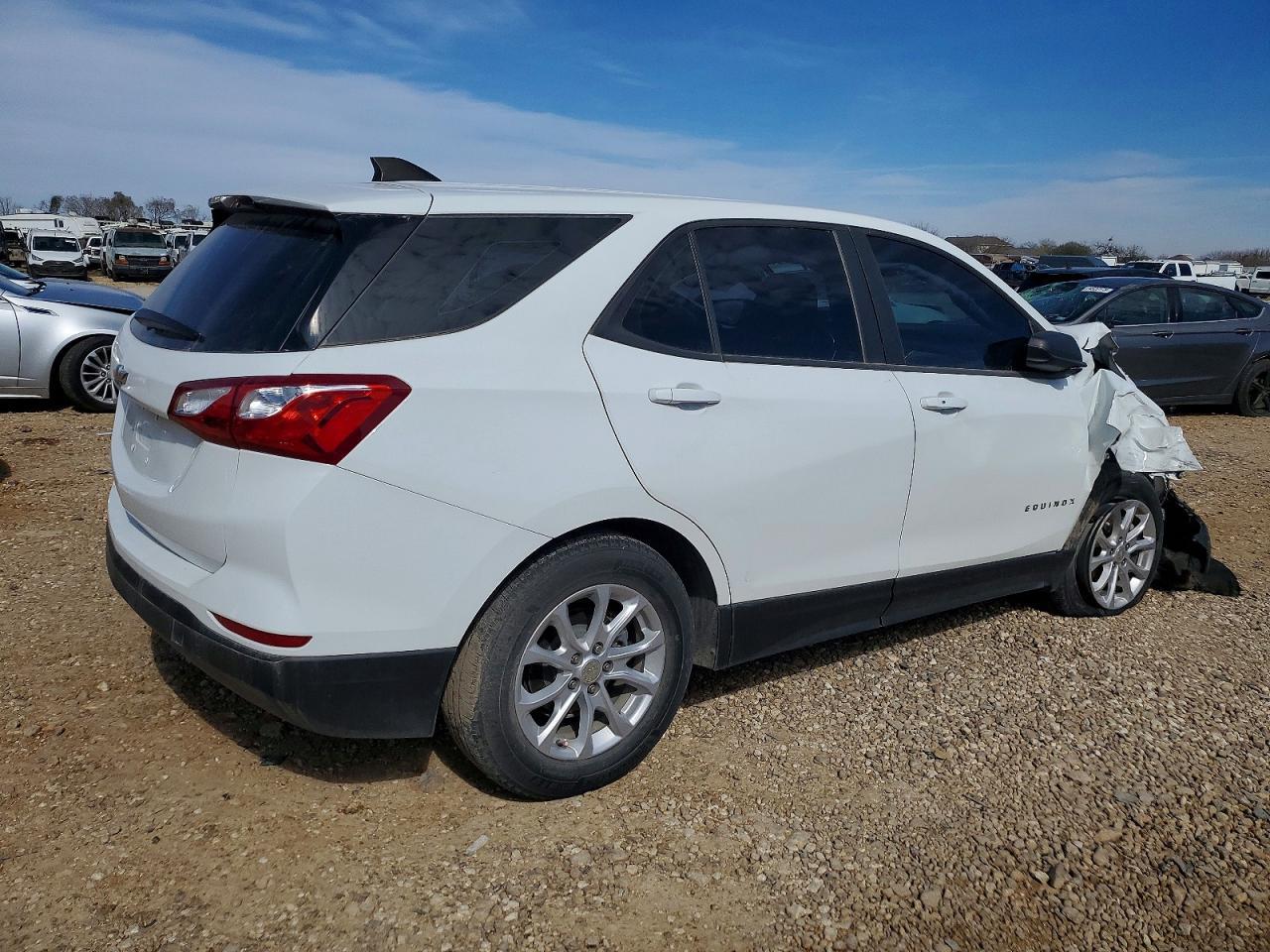 2021 Chevrolet Equinox Ls - Image 3