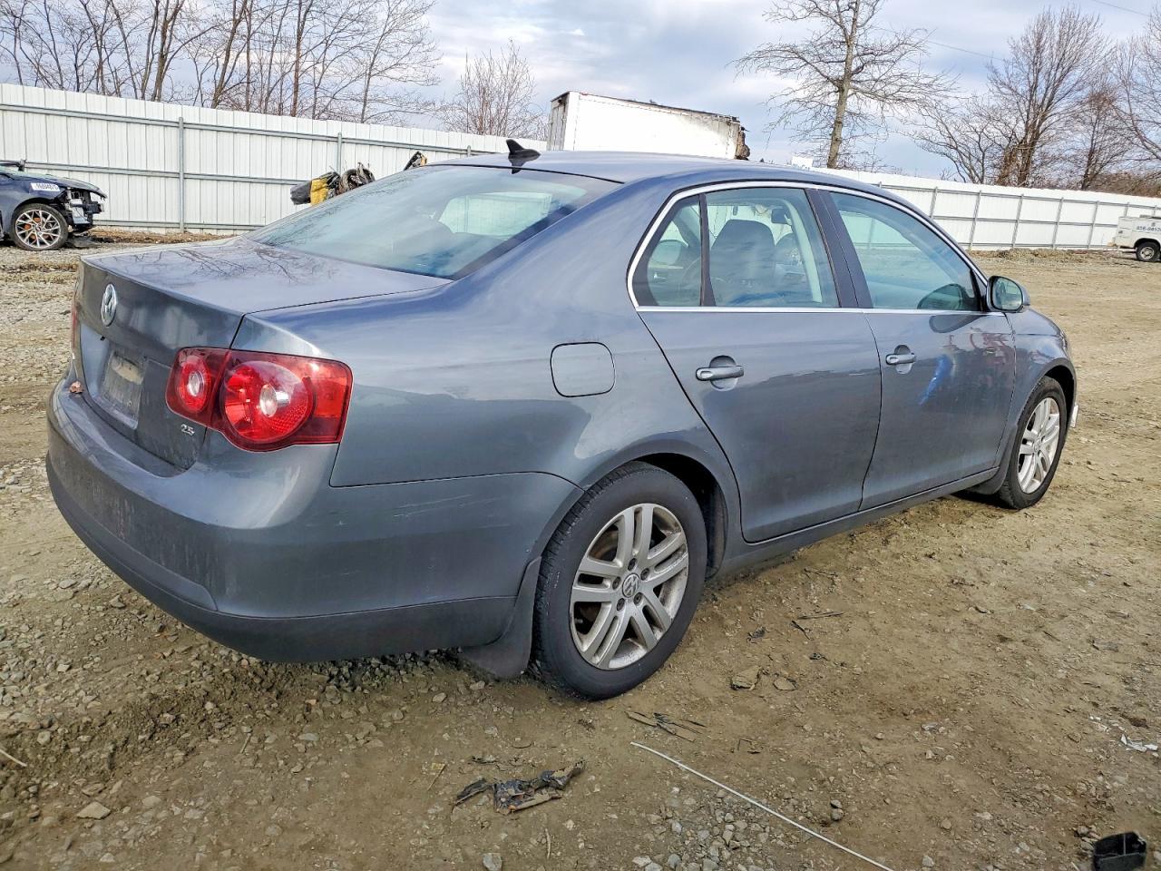 2010 Volkswagen Jetta Se - Image 3