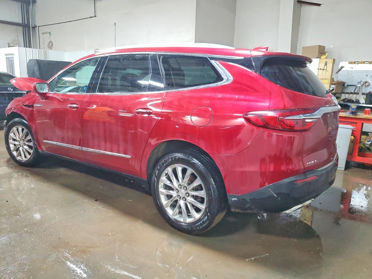 2018 Buick Enclave Essence - Image 2