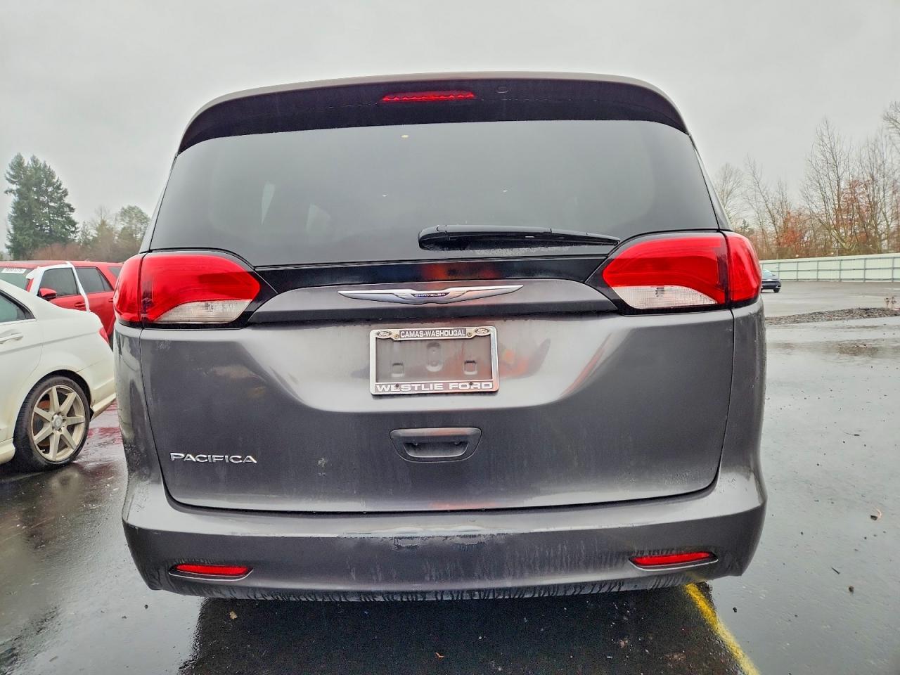 2017 Chrysler Pacifica - Image 6