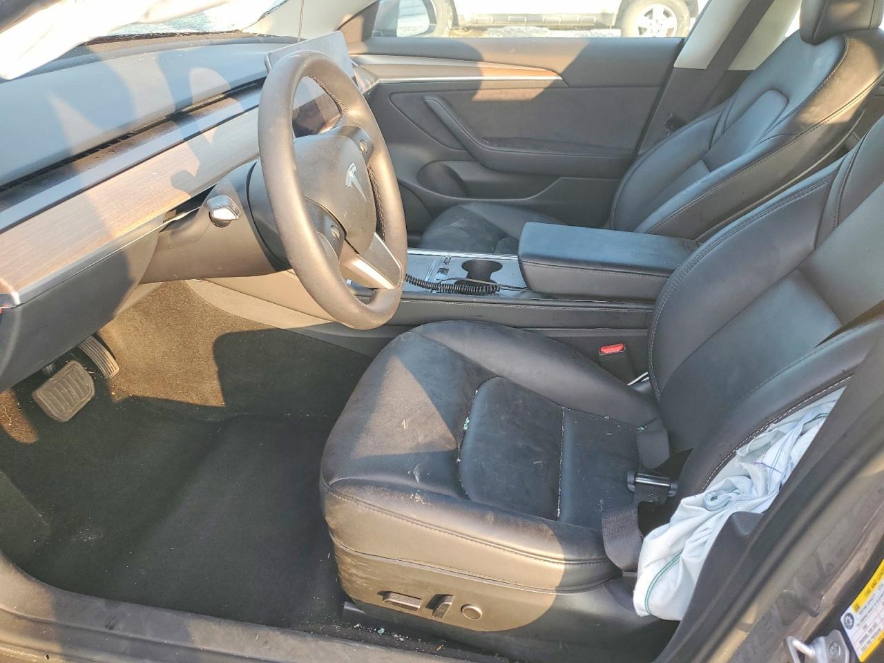 2023 Tesla Model 3 - Image 7