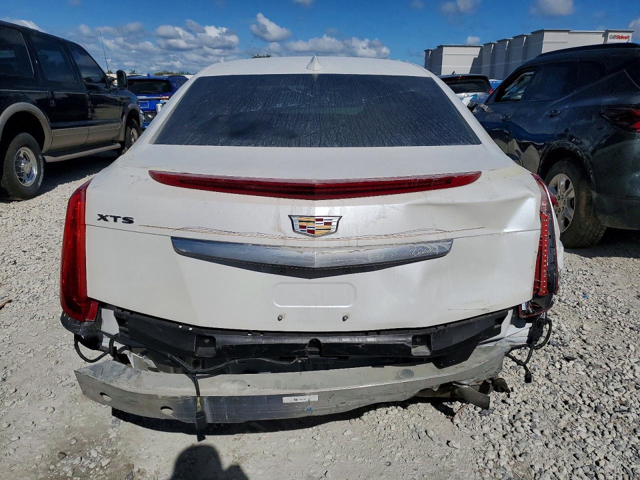 2017 Cadillac Xts Luxury - Image 6