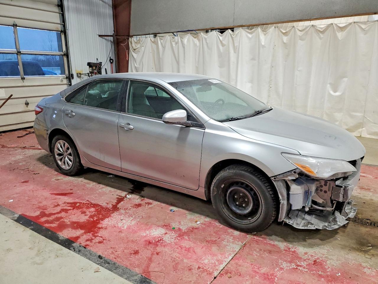 2016 Toyota Camry Le - Фото 4