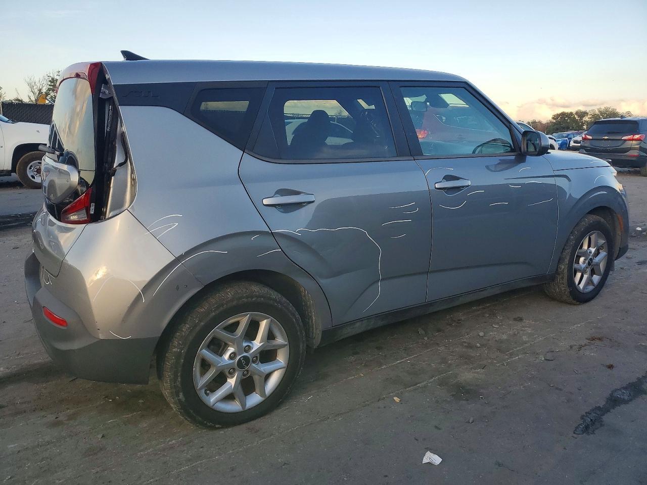 2022 Kia Soul Lx - Image 3