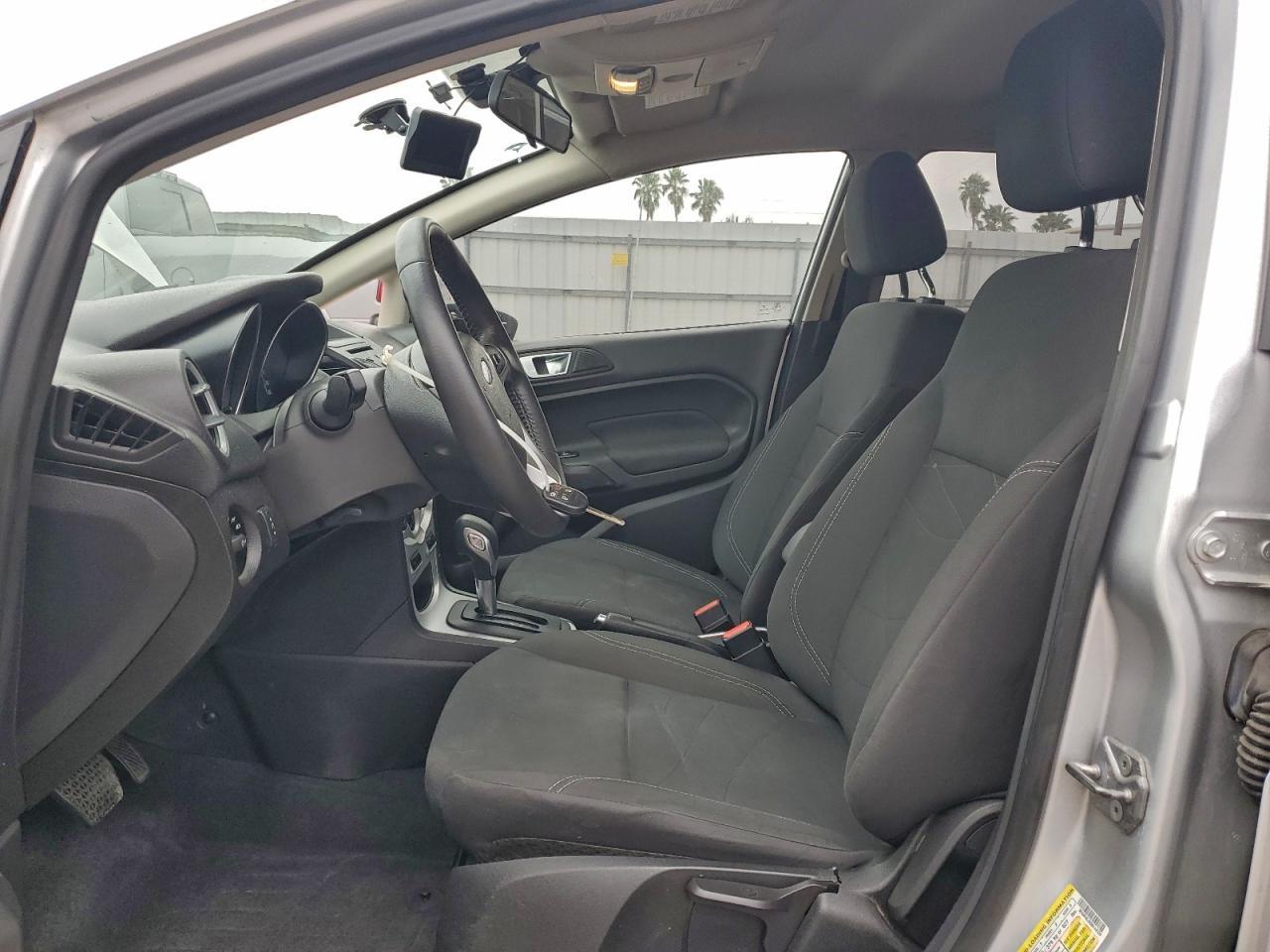 2016 Ford Fiesta Se - Фото 7