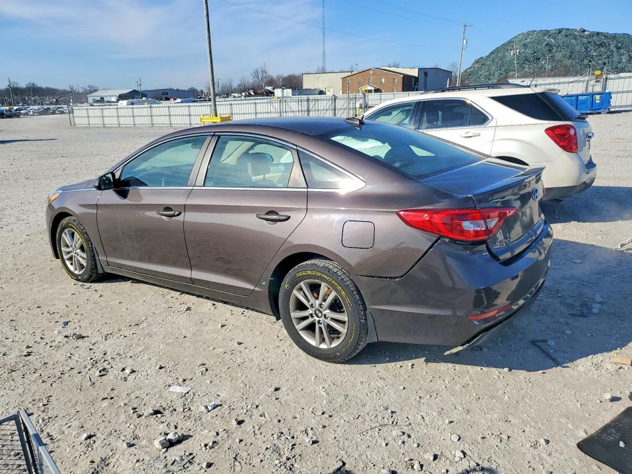 2017 Hyundai Sonata Se - Фото 2