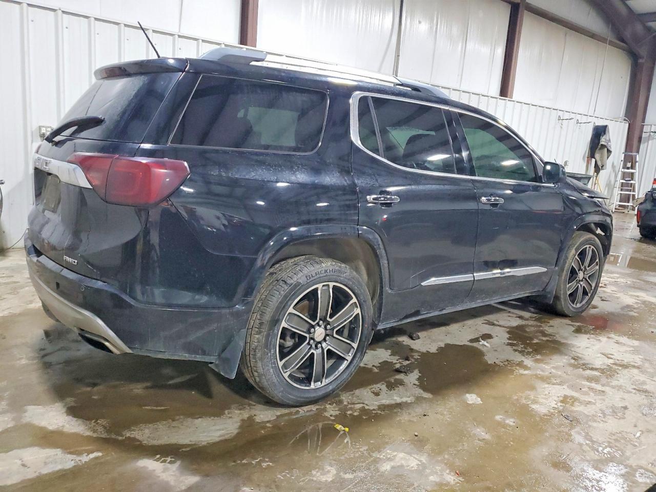 2017 GMC Acadia Denali - Image 3