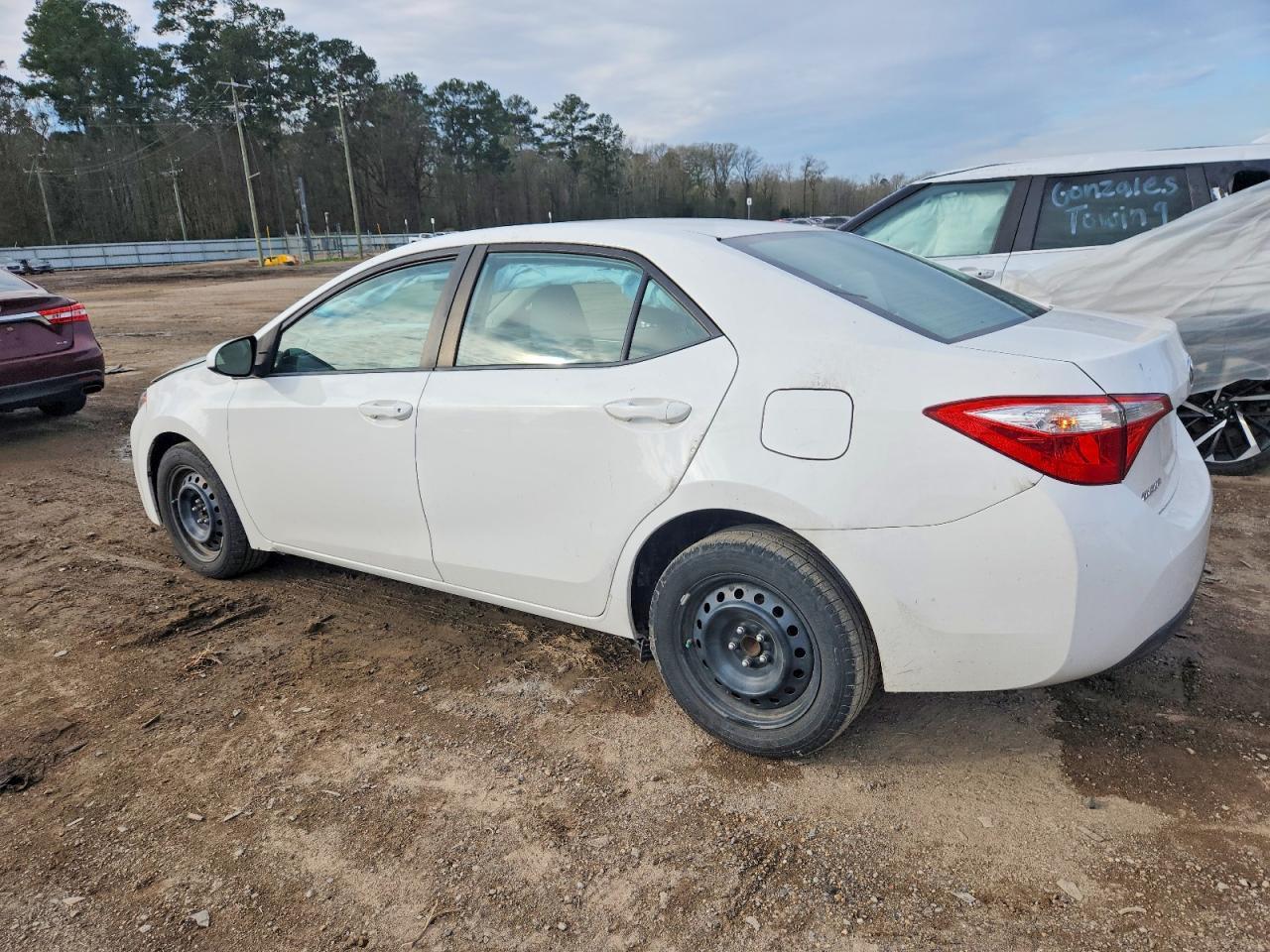 2015 Toyota Corolla L - Фото 2