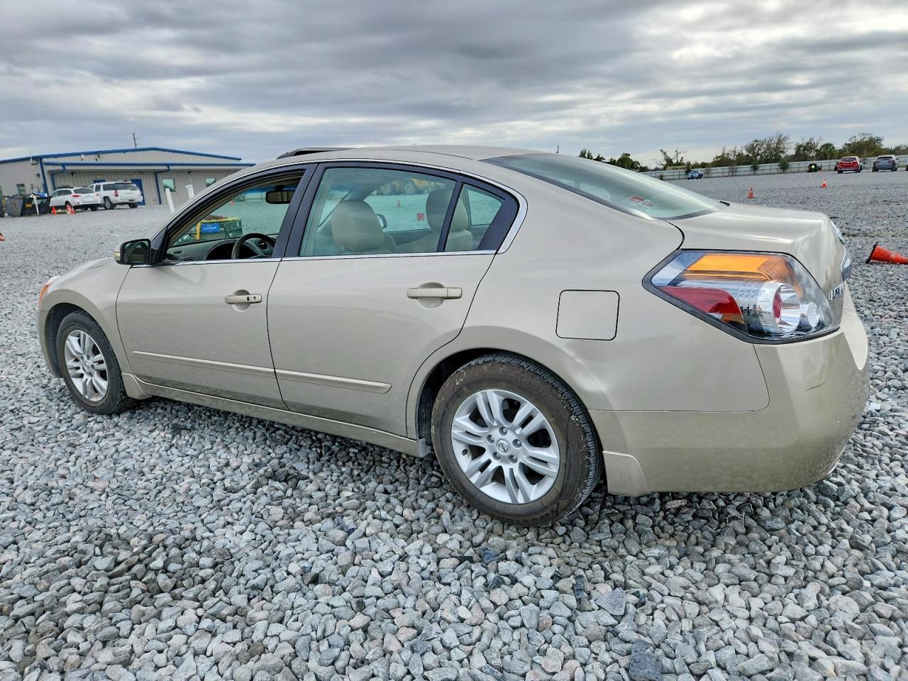 2010 Nissan Alitma - Фото 2