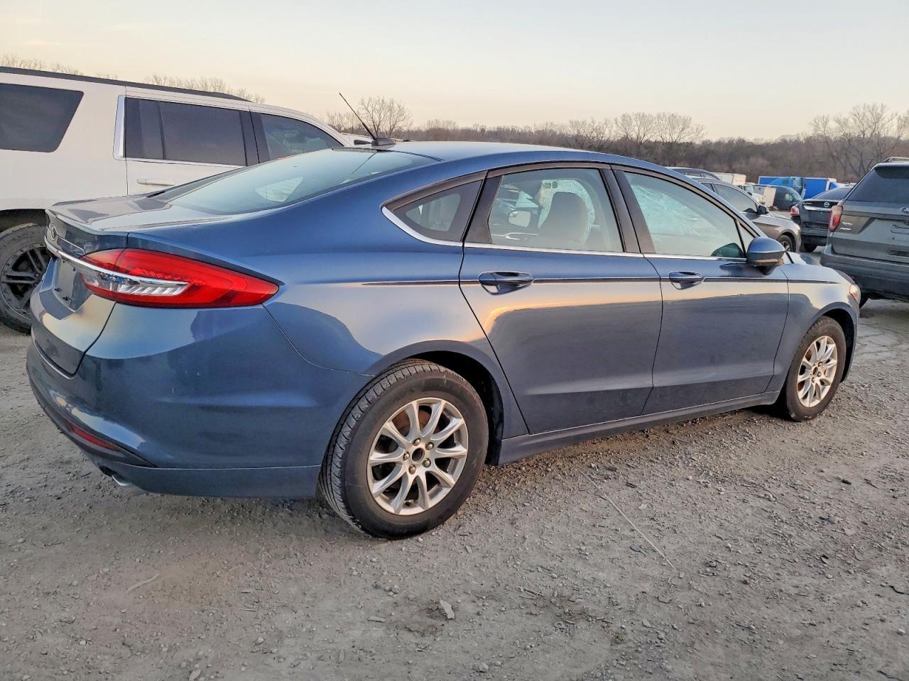 2018 Ford Fusion S - Фото 3