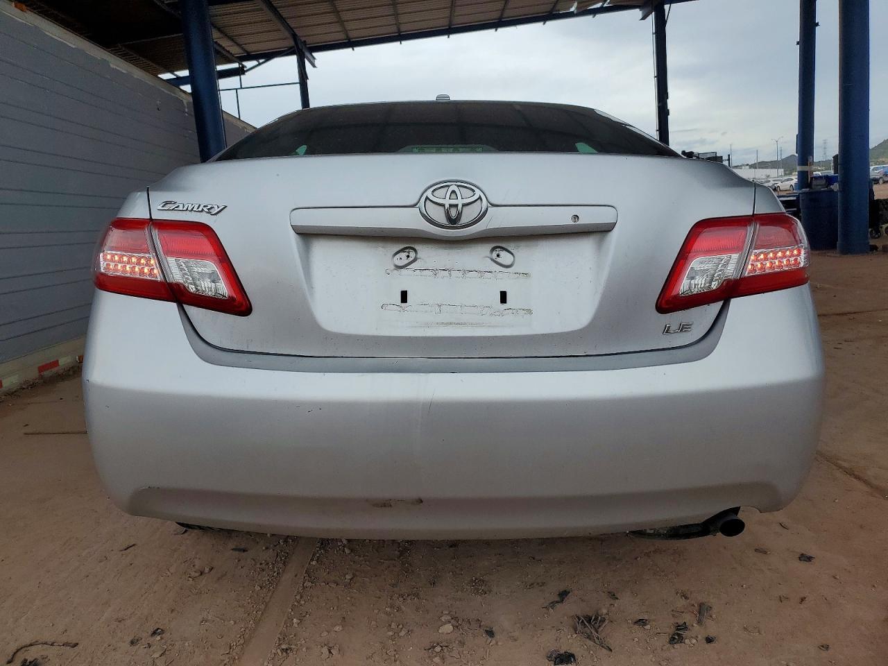 2011 Toyota Camry Base - Фото 6