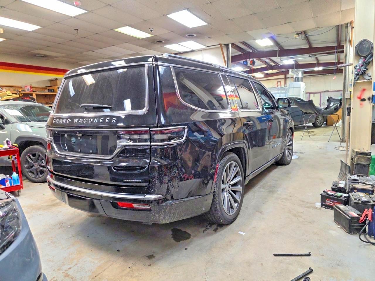 2022 Jeep Grand Wagoneer Series I - Фото 4