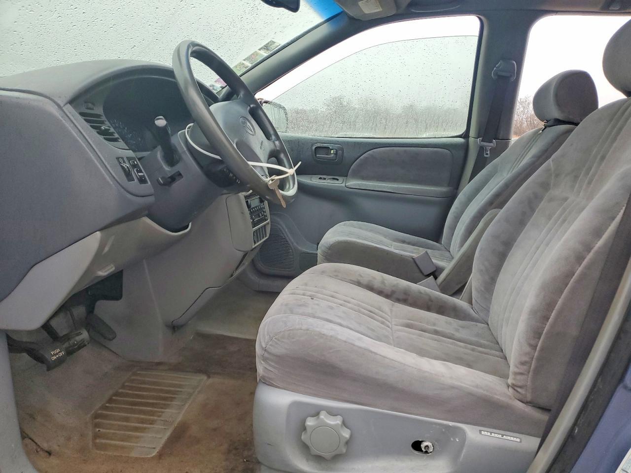 2002 Toyota Sienna Le - Фото 7